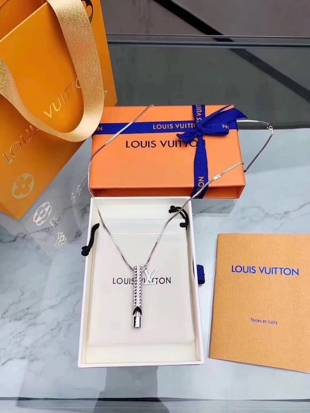 Best Replica Wholesale Louis vuitton AAA+ Necklace - Colareps