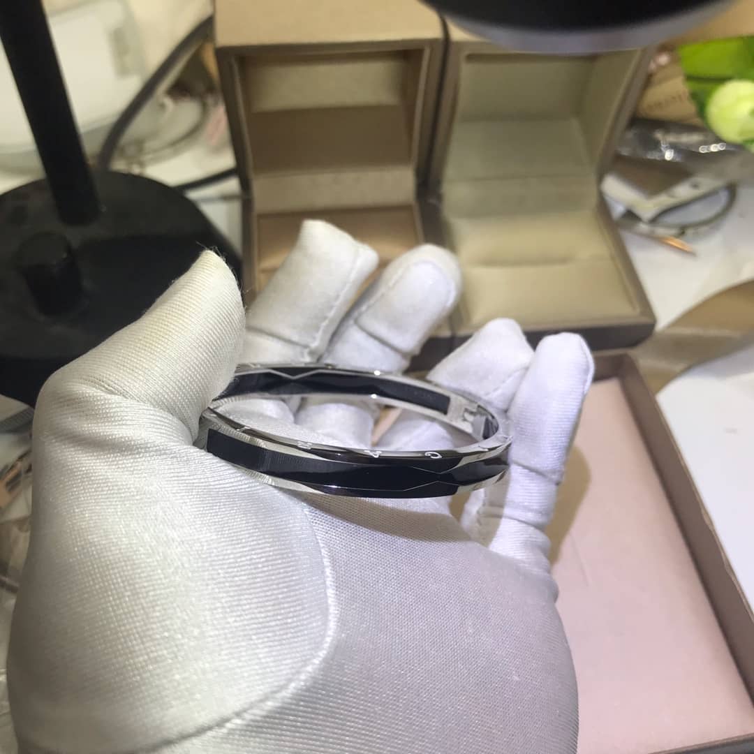 Best Replica Designer Bvlgari Classic Bracelet - Colareps