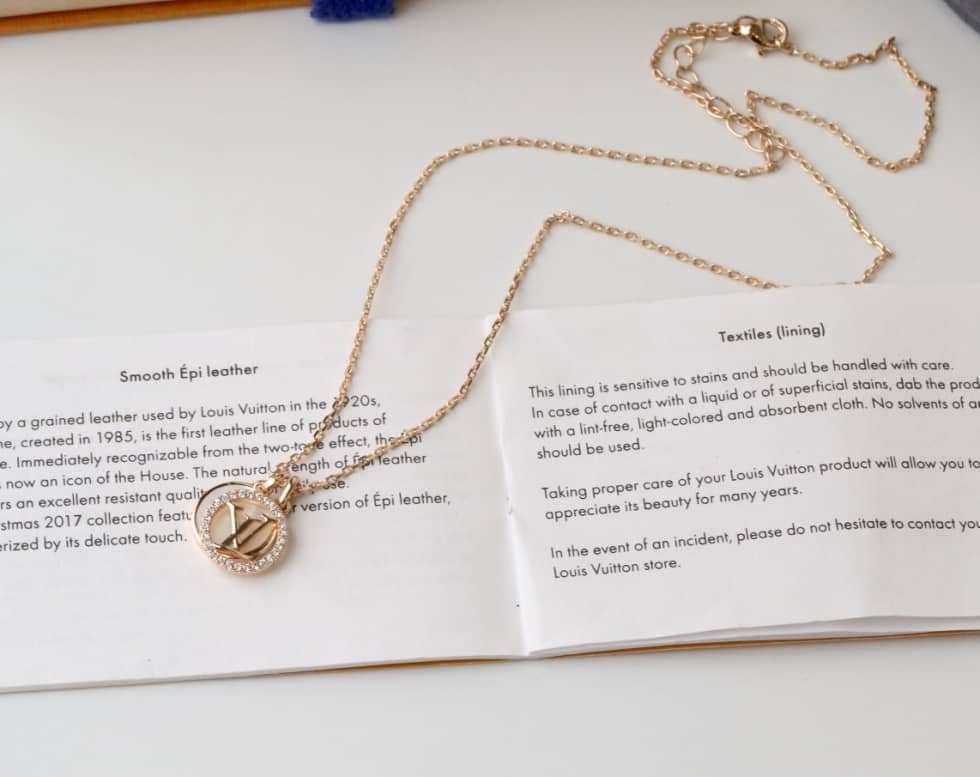 Best Replica Knockoff Louis vuitton Logo Necklace - Colareps