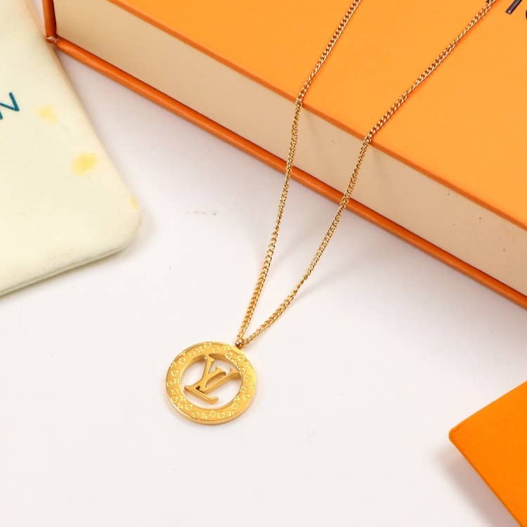 Best Replica Fake Louis vuitton Logo Necklace - Colareps