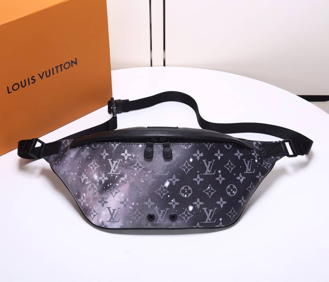 Best Replica Louis Vuitton Monogram Galaxy Discovery Replica Belt Bag M44444 - Colareps
