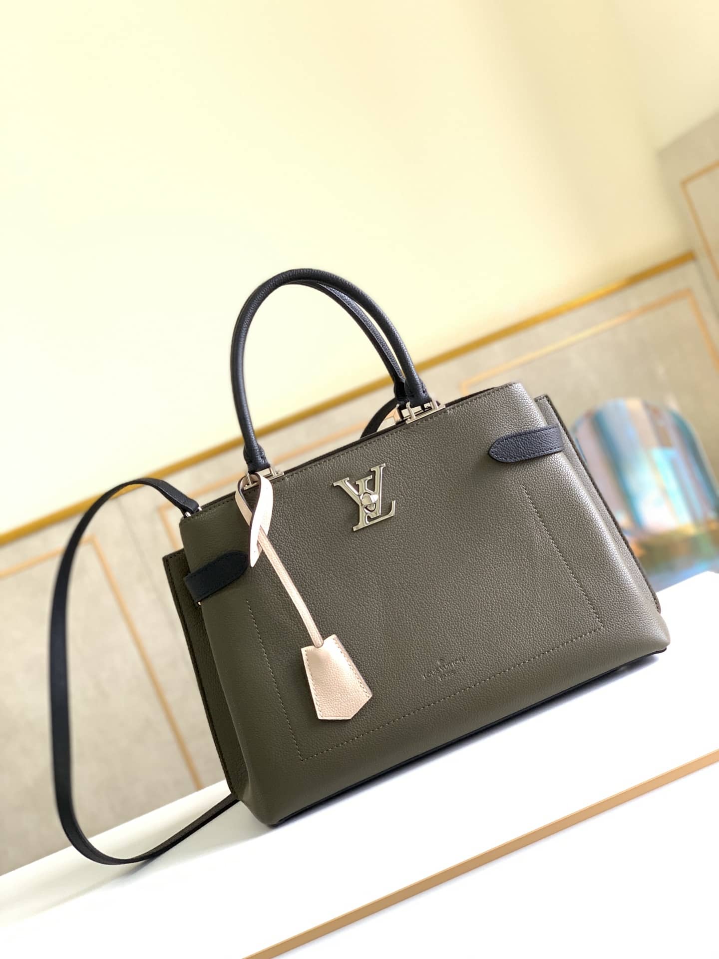 Best Replica Louis Vuitton Lockme Day Tote Replica Green M53730 - Colareps
