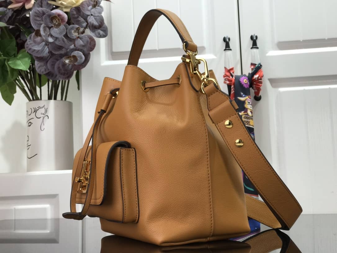 Best Replica Louis Vuitton Lockme Replica Bucket Bag Orange M57688 - Colareps