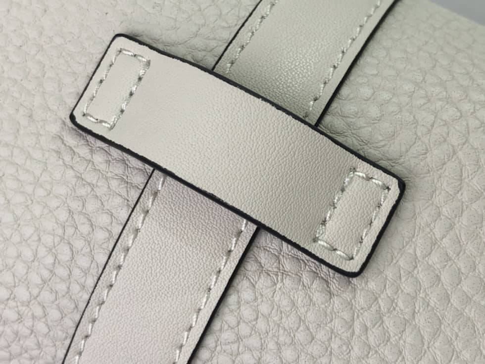 L0vis Vvtt0n Christopher Slim Taurillon Leather White M58644 Replica Backpack