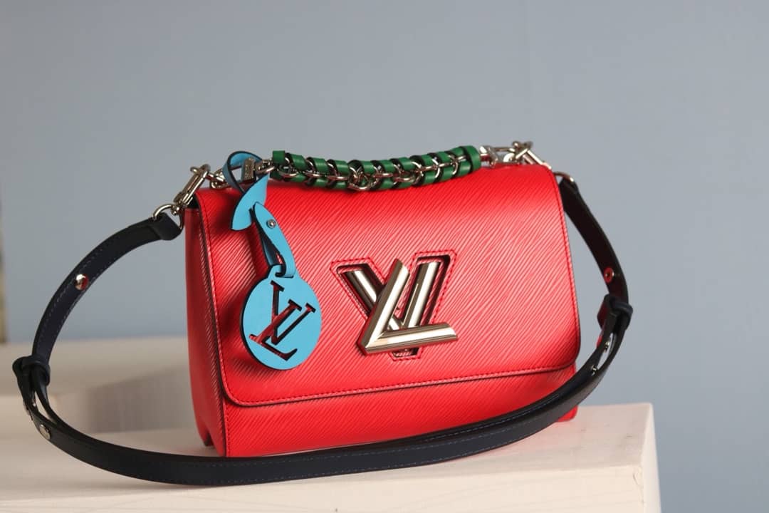 Best Replica LV Tote Dupe Twist MM Crossbody Bag Replica Red M50305 - Colareps