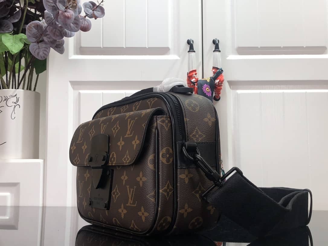 Best Replica Louis Vuitton Monogram Macassar S Lock Messenger Bag Replica M45863 - Colareps