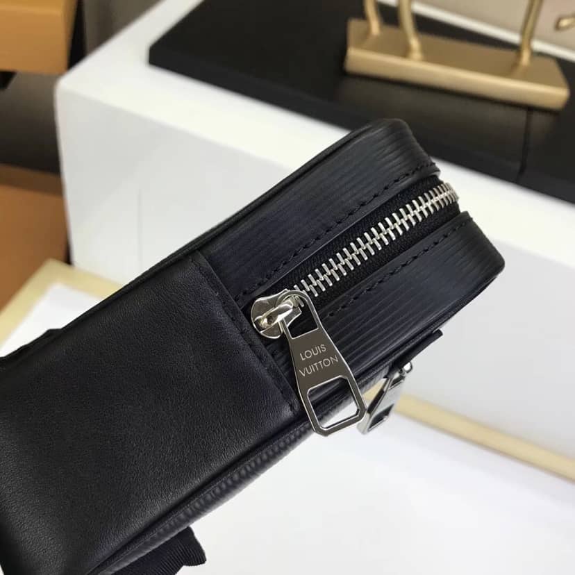 Best Replica Louis Vuitton Kasai Clutch Epi Leather Replica Black M51726 - Colareps