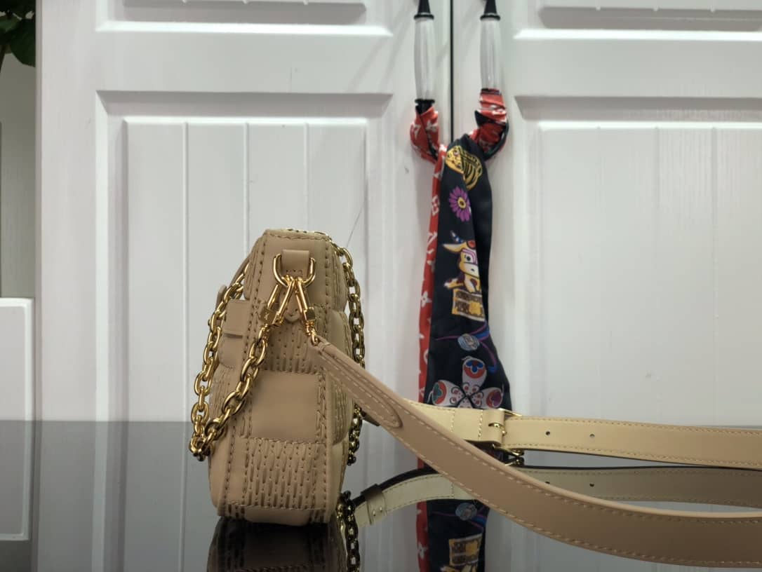 Best Replica Louis Vuitton Pochette Troca Replica Shoulder Bag Beige M59046 - Colareps