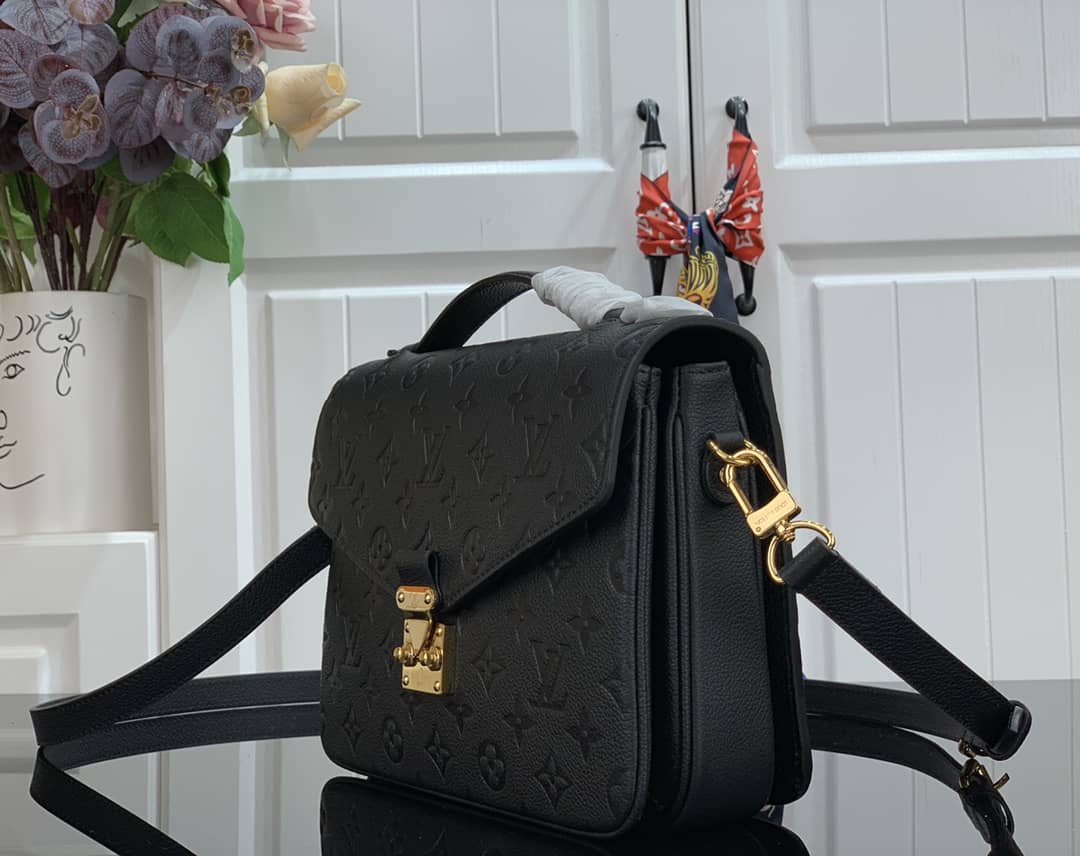 Best Replica Louis Vuitton Pochette Metis Marine Leather Dark Blue M44071 Replica Shoulder Bag - Colareps