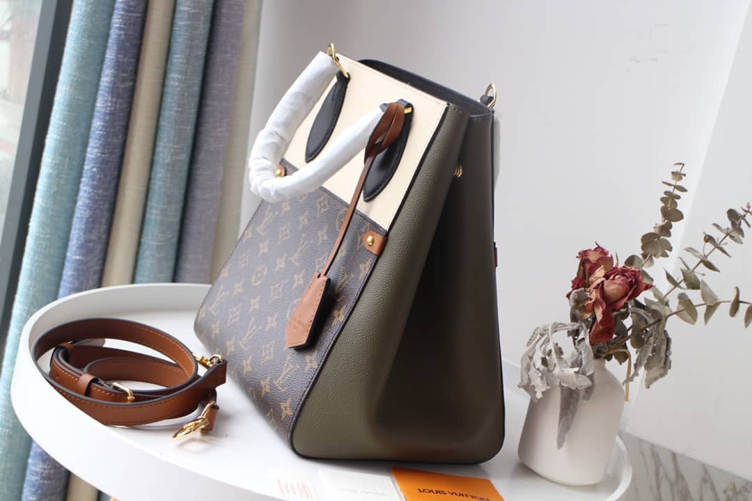 Best Replica Louis Vuitton Monogram Fold MM 2way Tote Replica White M45409 - Colareps