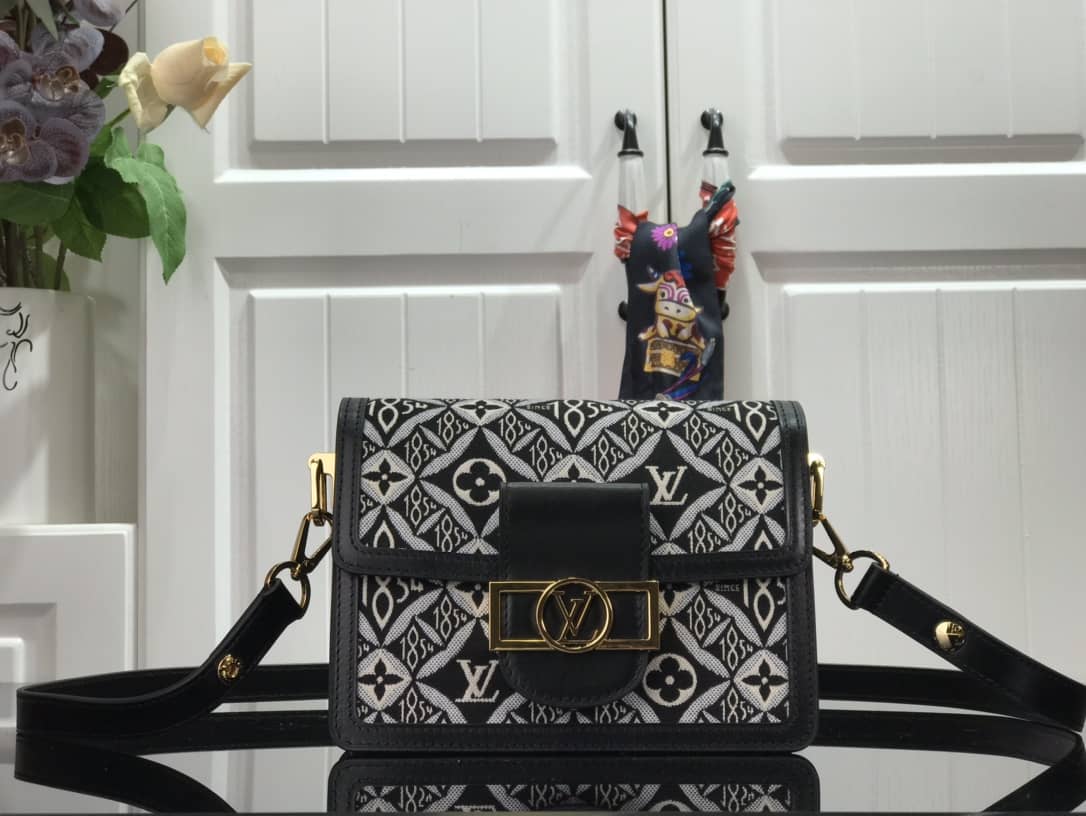 Best Replica Louis Vuitton Dauphine Mini Monogram Replica Crossbody Bag Black M44580 - Colareps