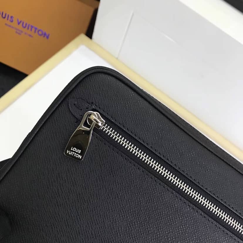 Best Replica Louis Vuitton Kasai Taiga Leather Canvas Replica Clutch Black M33409 - Colareps