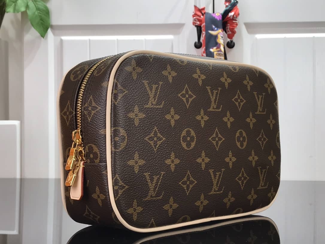 Best Replica High Quality Designer LV Wash Bag Wholesale - Colareps