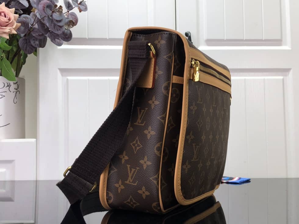 Best Replica Louis Vuitton Monogram Messenger Bosphore GM M40105 Replica Shoulder Bag - Colareps