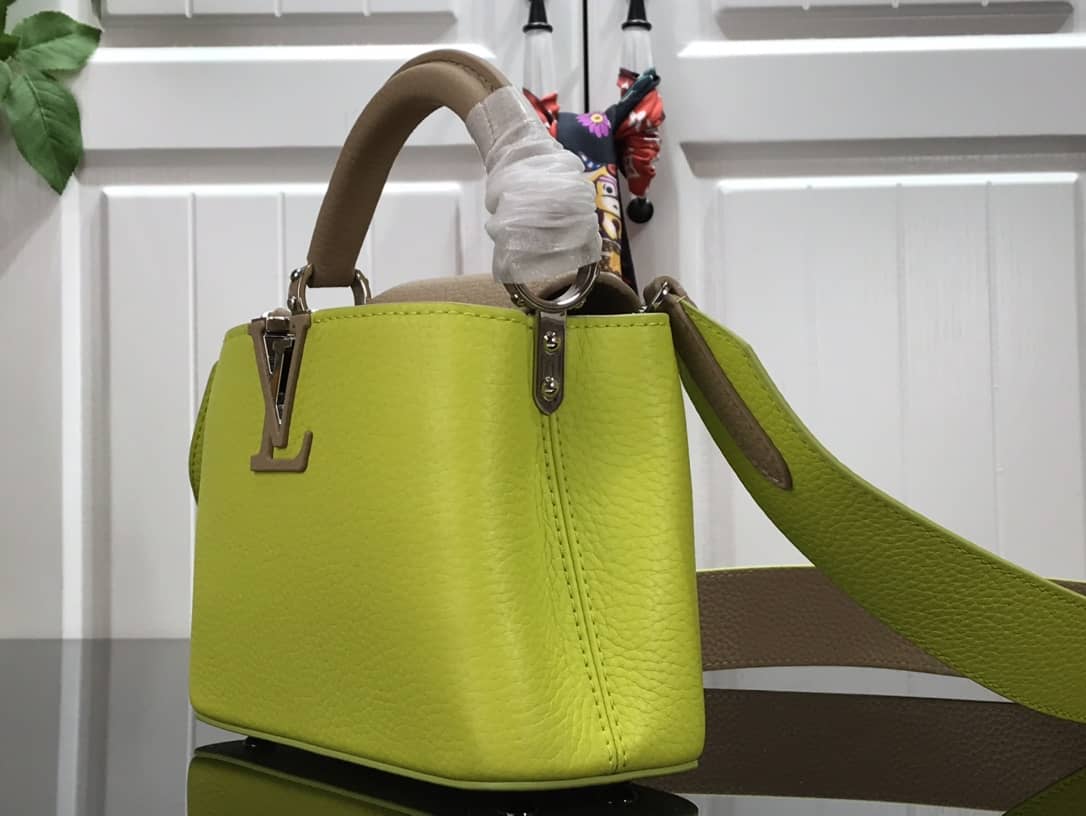 Best Replica Louis Vuitton Capucines Mini Taurillon Leather Replica Bag Green M57520 - Colareps