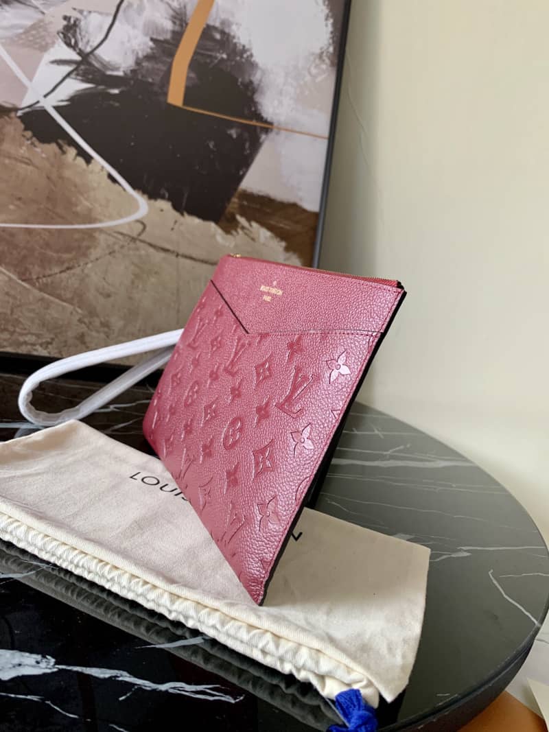 Best Replica Louis Vuitton Pochette Melanie MM Monogram Empreinte Replica Clutch Purple M68705 - Colareps