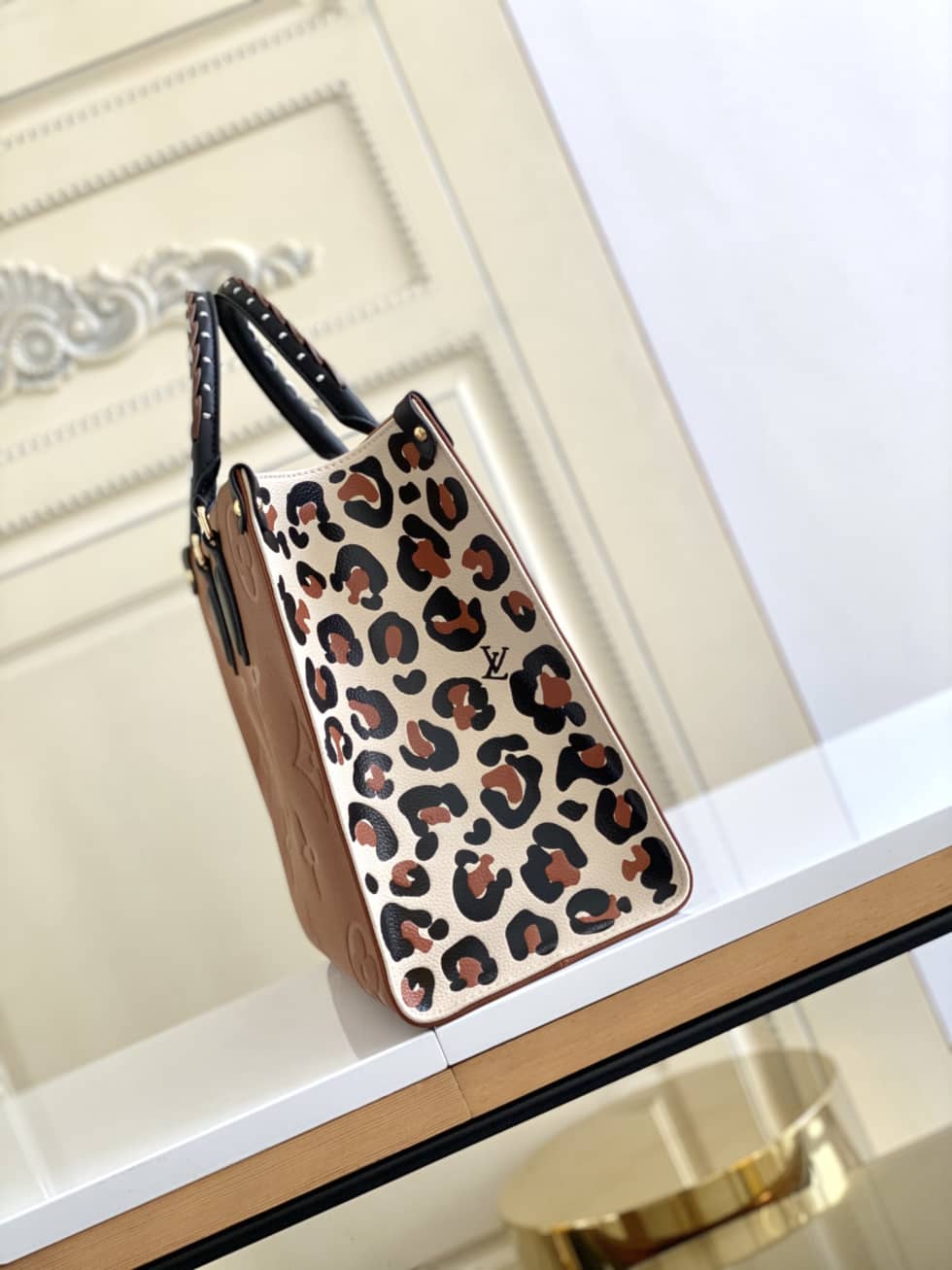 Best Replica Louis Vuitton Wild At Heart OnTheGo MM M58521 Replica Tote - Colareps