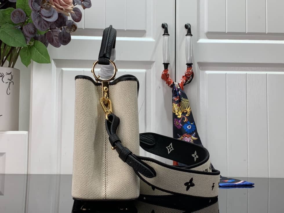 Best Replica Louis Vuitton Capucines BB Black M59872 Replica Shoulder Bag - Colareps