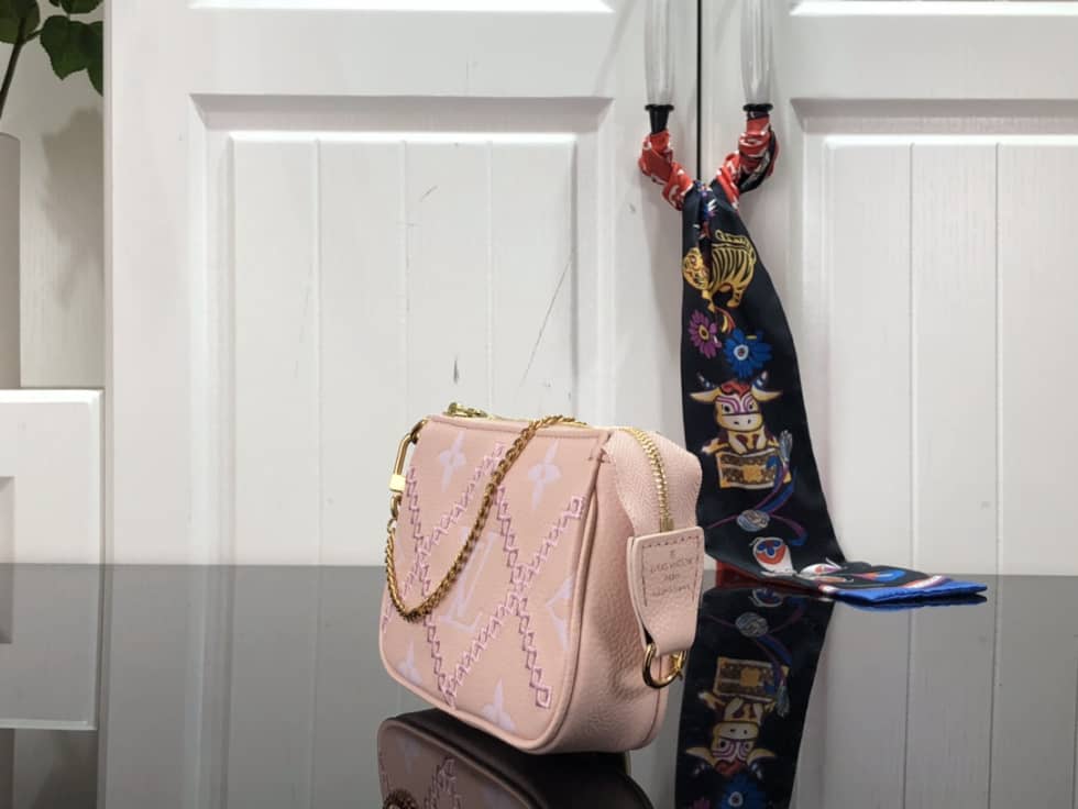 Best Replica Louis Vuitton Mini Pochette Accessoires Empreinte Broderies Pink M81140 Replica - Colareps