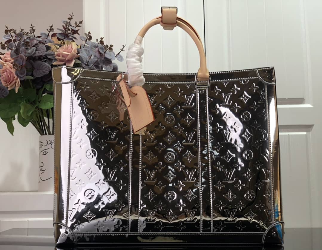 Best Replica Louis Vuitton Monogram Mirror Coated Sac Plat Bag Replica M46121 - Colareps