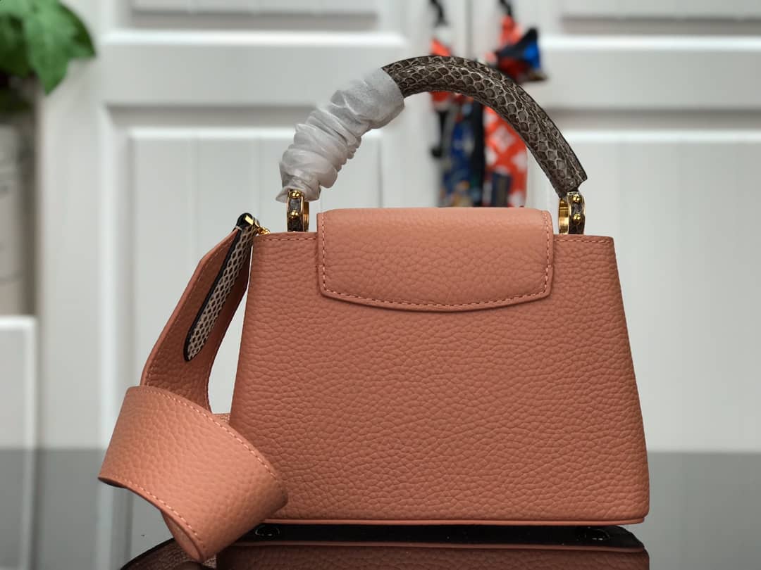 Best Replica Louis Vuitton Capucines MM Taurillon Leather Tote M94227 - Colareps