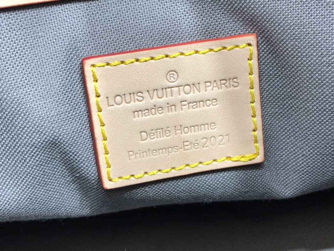Best Replica Louis Vuitton Keepall Bandouliere 50 Silver Mirror Monogram Bag Replica M45886 - Colareps