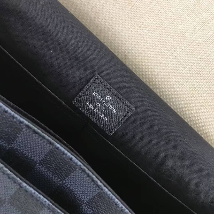 L0vis Vvtt0n Matchpoint Messenger Bag Replica N40010