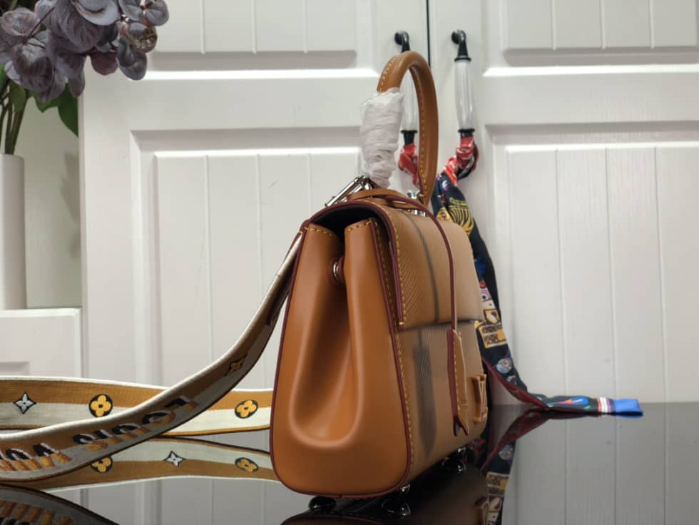 Best Replica Louis Vuitton Cluny Mini Epi Leather M58928 Replica Shoulder Bag - Colareps