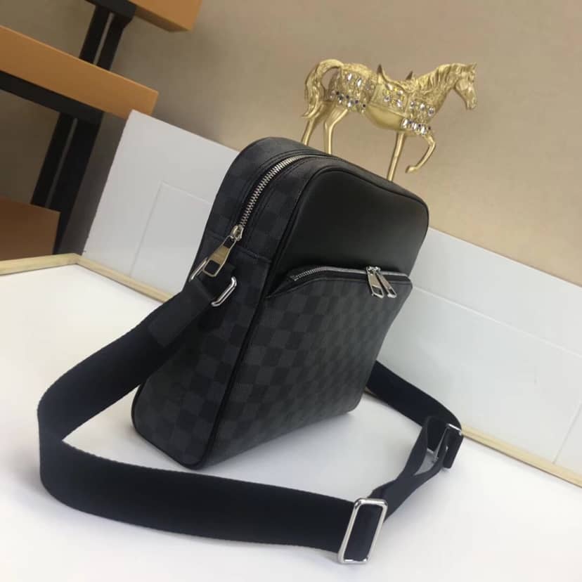 L0vis Vvtt0n Damier Graphite Dayton MM Replica Messenger Bag N41409