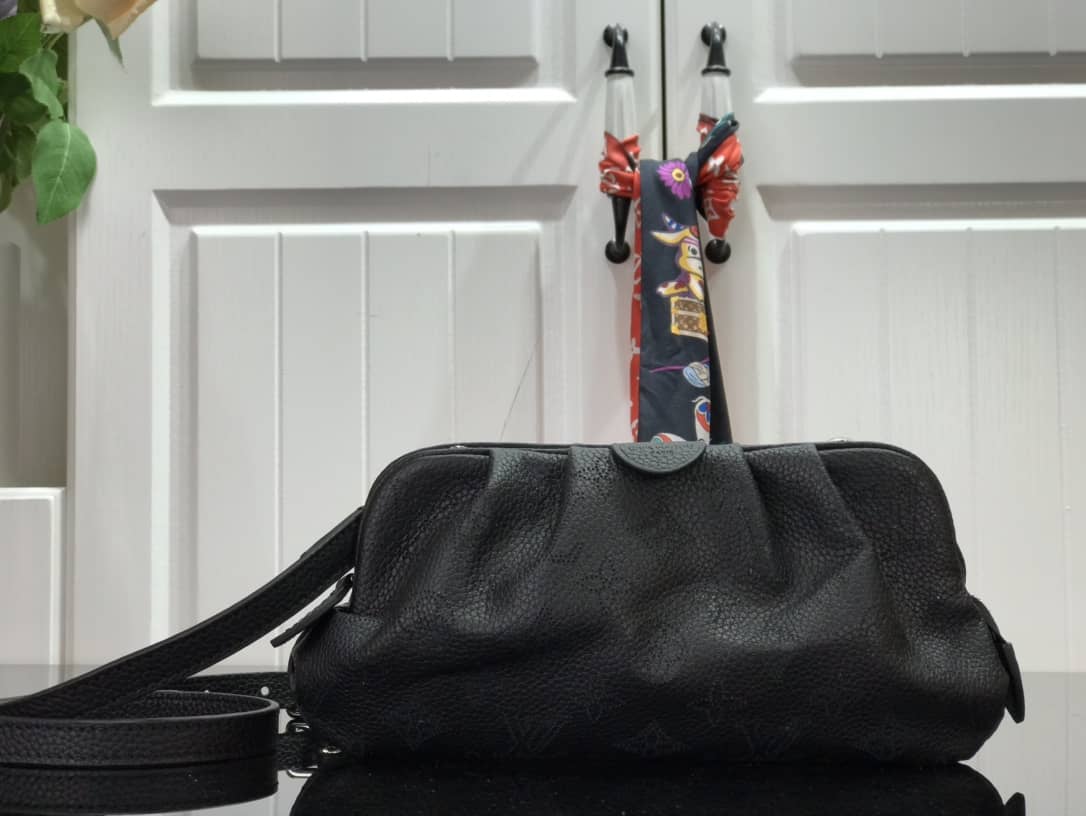 Best Replica Louis Vuitton Scala Mini Replica Pouch Black M80092 - Colareps