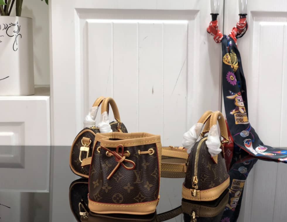 Best Replica Louis Vuitton Monogram Trio Mini Icon M81081 Replica Crossbody Bag - Colareps