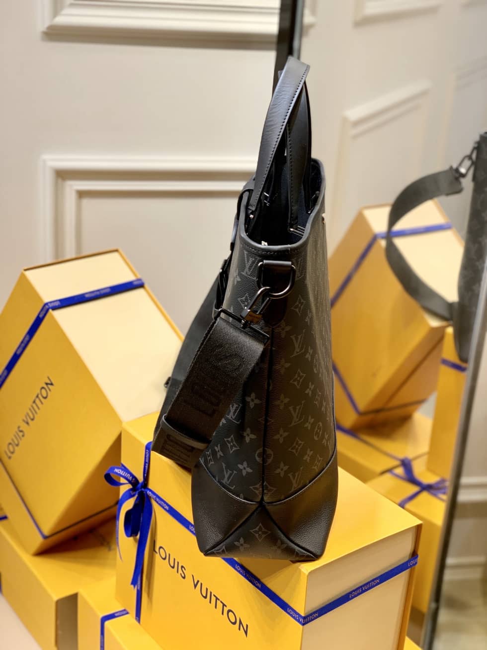 Best Replica LV Tote Dupe Monogram Eclipse Saumur M45914 Replica Tote - Colareps