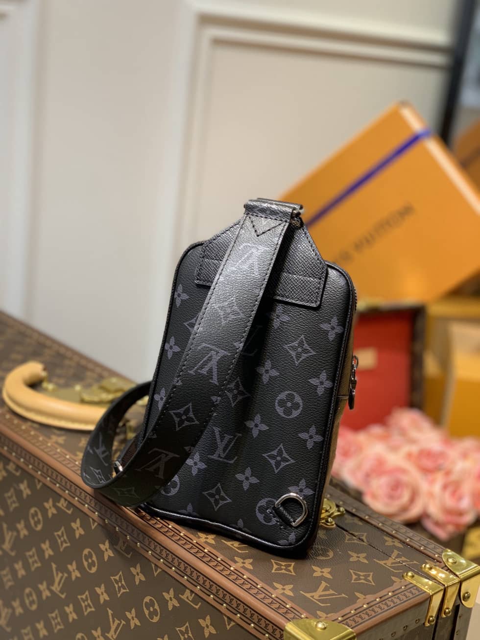Best Replica Louis Vuitton Outdoor Slingbag Taigarama Noir Black M30741 Replica Shoulder Bag - Colareps