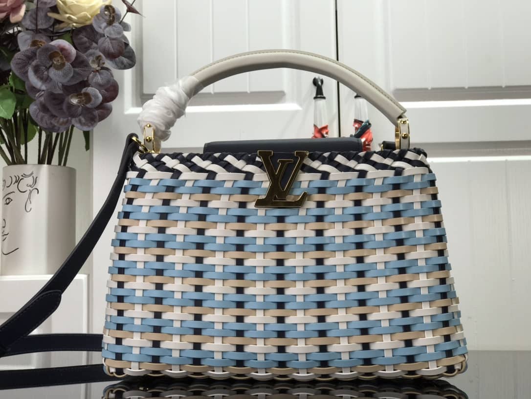 Best Replica Louis Vuitton Capucines Taurillon Shoulder Bag Replica Blue M94519 - Colareps