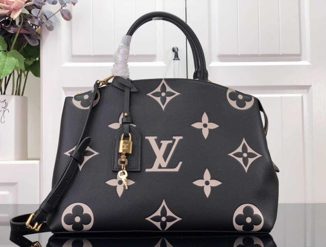 Best Replica Louis Vuitton Grand Palais Monogram Empreinte Bag Replica Black M45811 - Colareps