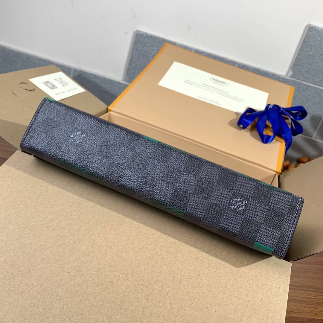 L0vis Vvtt0n Pochette Voyage Leather Bag Replica N60176