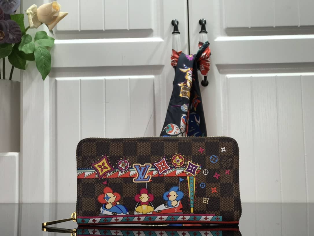 Best Replica Louis Vuitton Christmas Damier Ebene Canvas Zippy Wallet Replica N60403 - Colareps