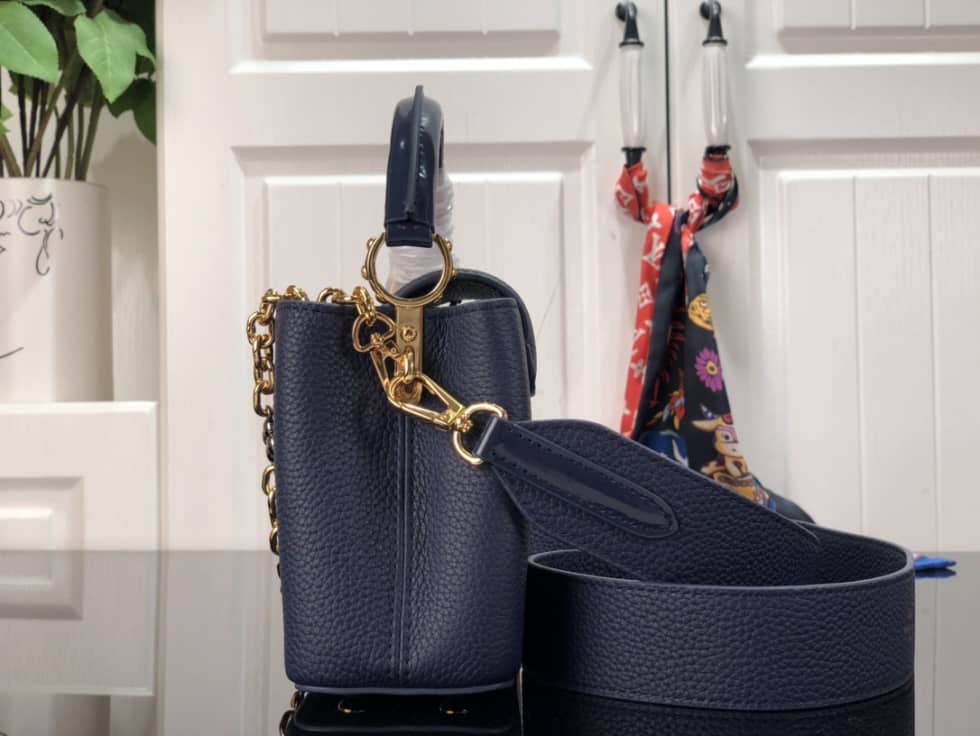 Best Replica Louis Vuitton Capucines MM M59065 Replica Shoulder Bag - Colareps