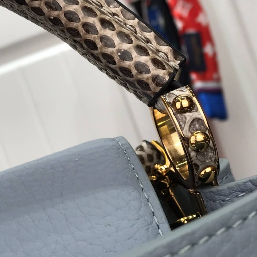 Best Replica Louis Vuitton Capucines MM Taurillon Leather Tote M94227 - Colareps