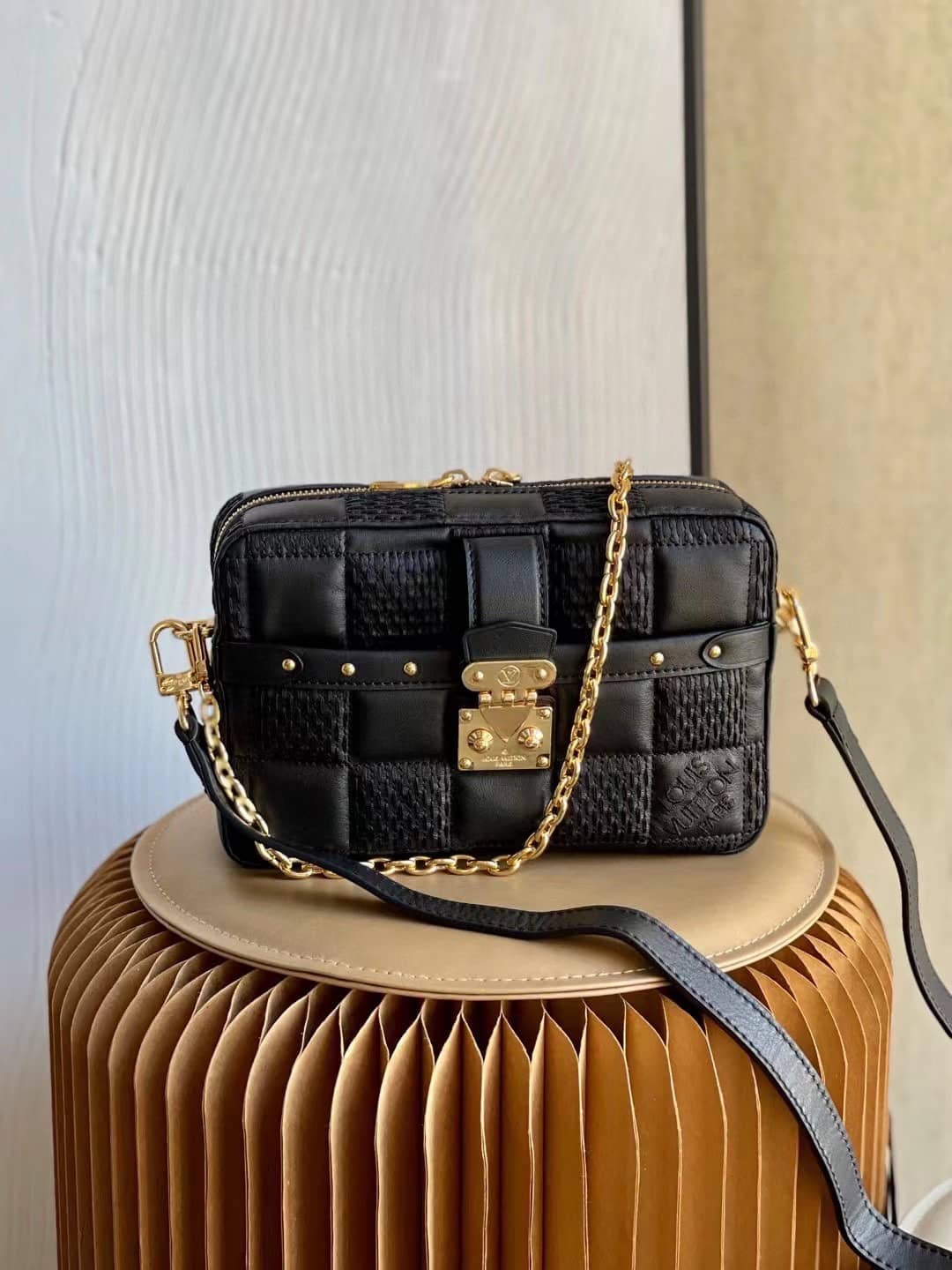 Best Replica Louis Vuitton Troca PM Black M59116 Replica Crossbody Bag - Colareps