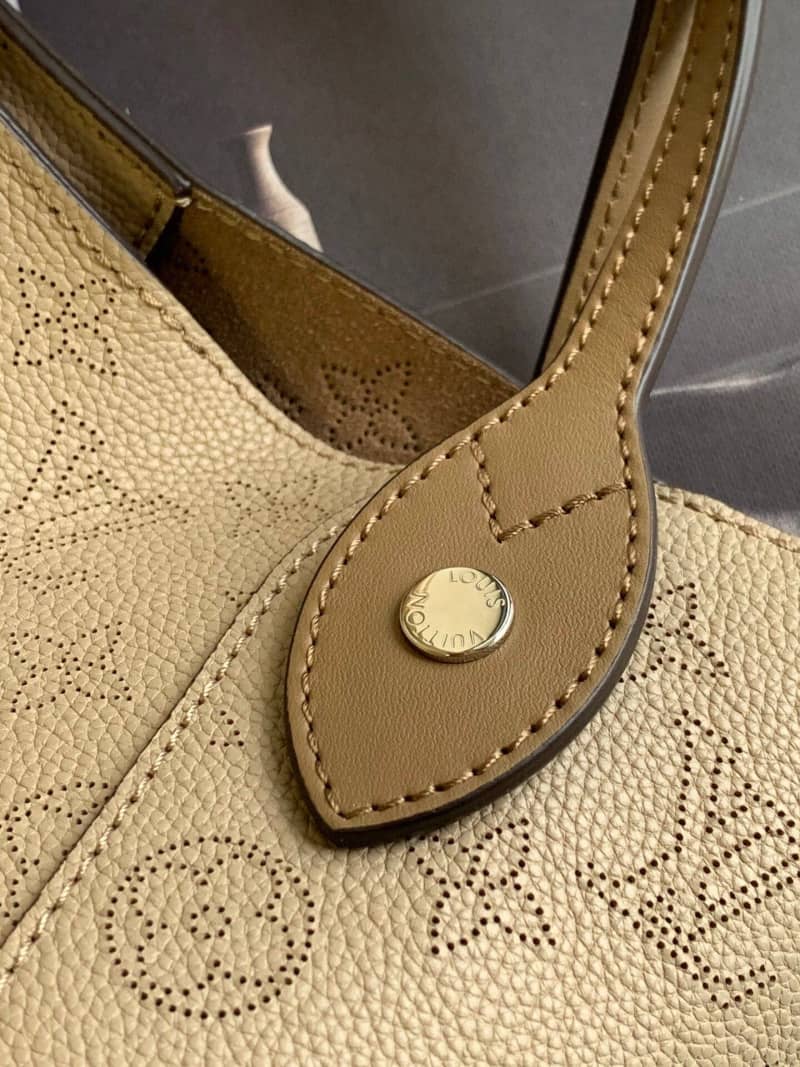 Best Replica Louis Vuitton Mahina Hina PM Leather Tote Replica Apricot M54353 - Colareps