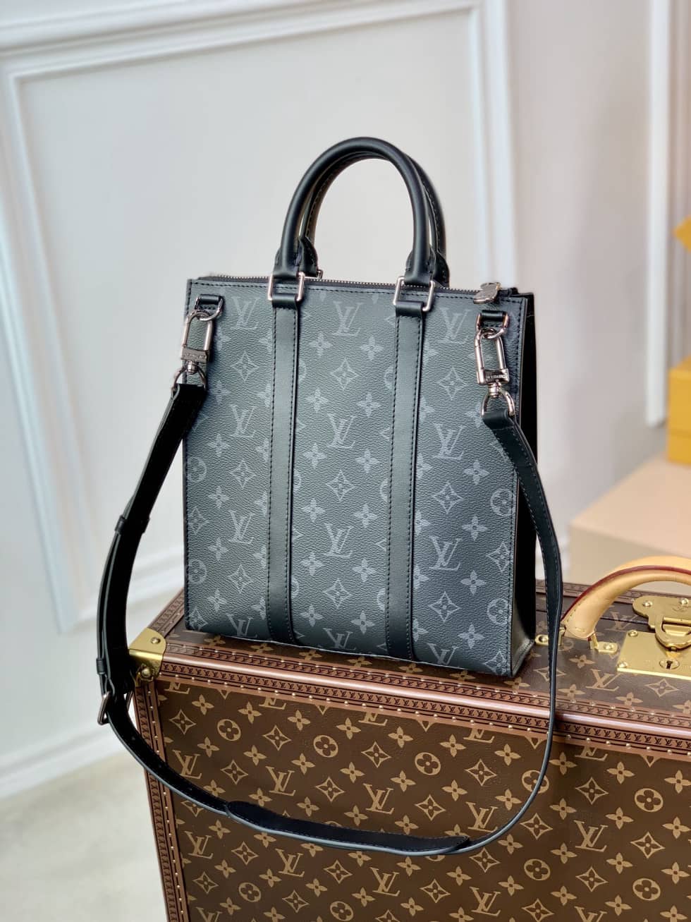 Best Replica Louis Vuitton Monogram Eclipse Sac Plat Cross M46098 Replica Shoulder Bag - Colareps