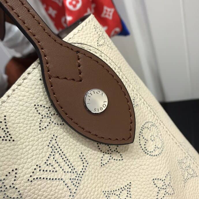 Best Replica Louis Vuitton Mahina Hina PM Leather Tote Replica Beige M54353 - Colareps