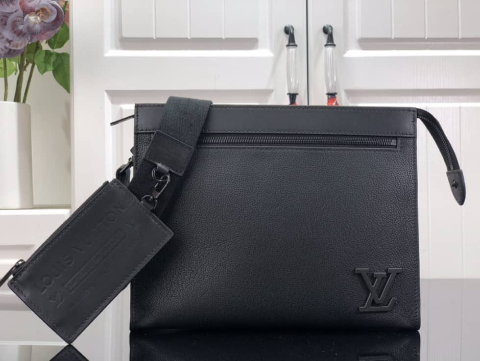 Best Replica Louis Vuitton Aerogramme Messenger Voyage M59329 Replica - Colareps