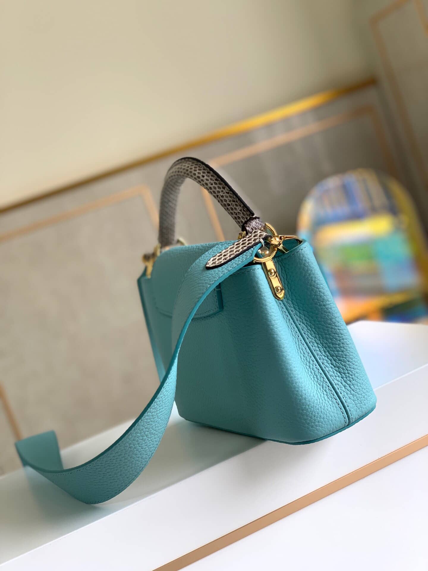 Best Replica Louis Vuitton Capucines Mini Replica Bag Blue M55921 - Colareps