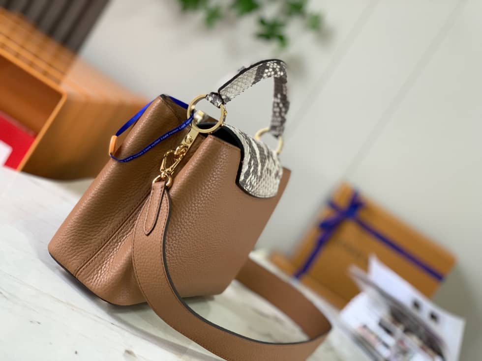 Best Replica Louis Vuitton Capucines BB N80741 Replica Shoulder Bag - Colareps