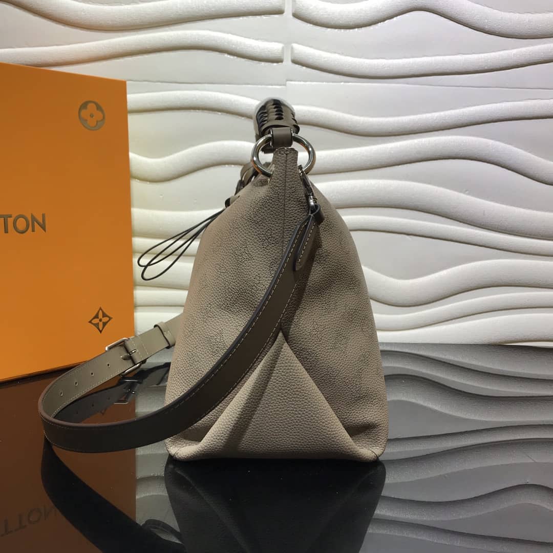 Best Replica Louis Vuitton Beaubourg Hobo MM Mahina Leather Replica Beige M56073 - Colareps