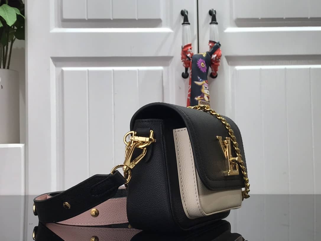 Best Replica Louis Vuitton Lockme Chain PM Replica Handbag Black M57073 - Colareps