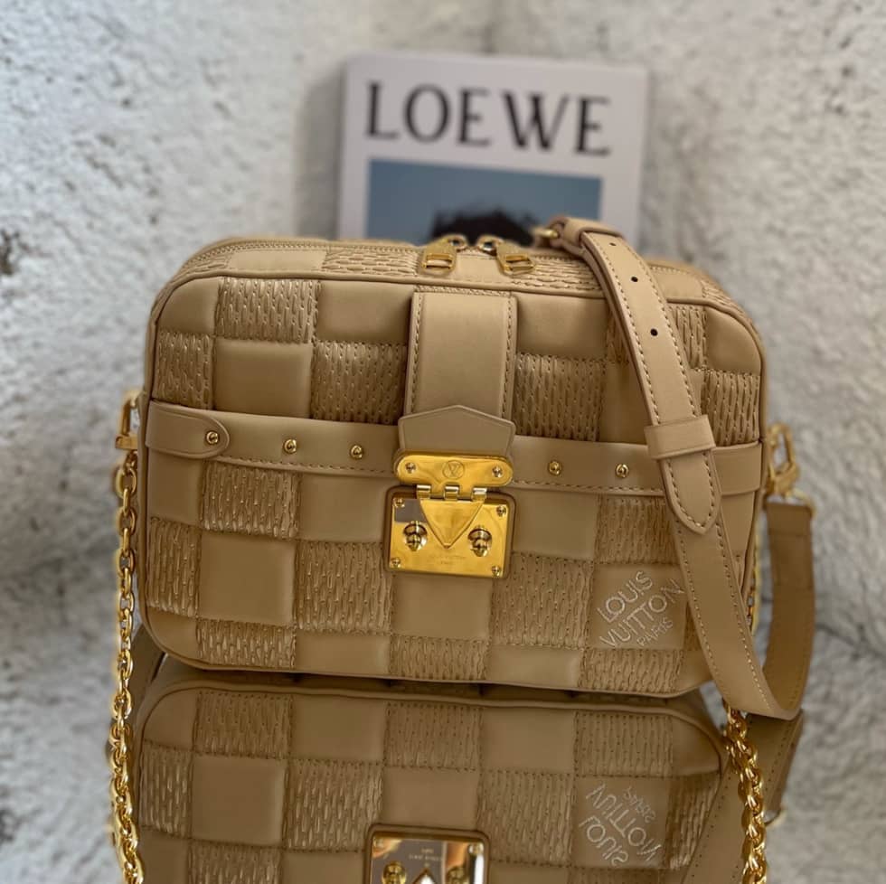 Best Replica Louis Vuitton Troca MM Beige M59111 Replica Camera Bag - Colareps