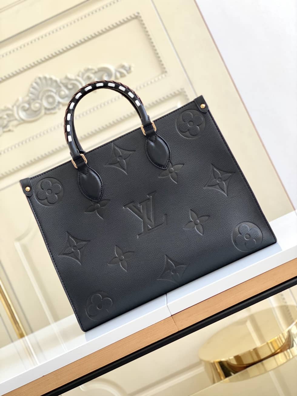 Best Replica Louis Vuitton Wild At Heart OnTheGo MM Black M58522 Replica Tote - Colareps